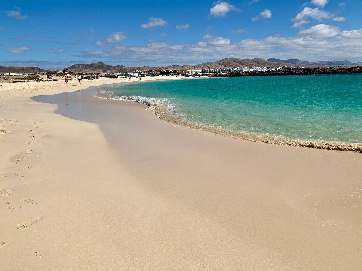 Plage de La Concha et eaux abritées à El Cotillo.